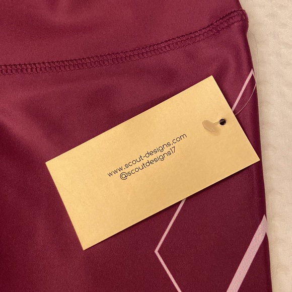 NEW! $78 SCOUT DESIGNS Lotus Flower Leggings XS Purple - Picture 11 of 14